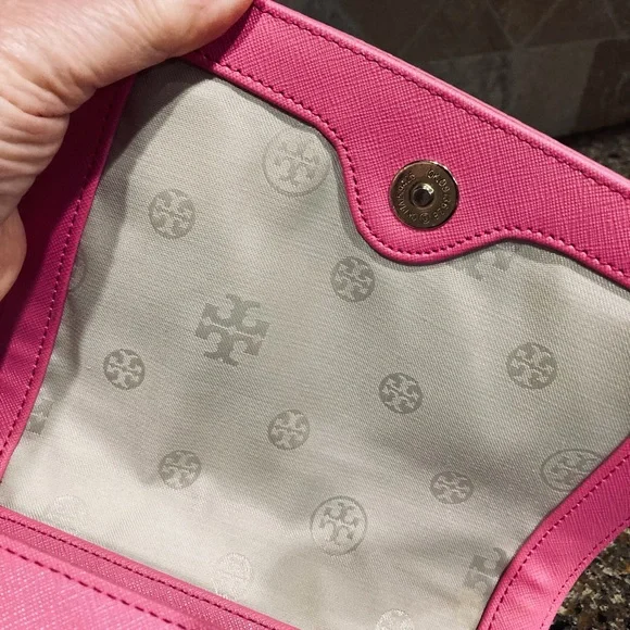 Tory Burch Robinson Patchwork Crossbody Bag - Picture 8 of 10